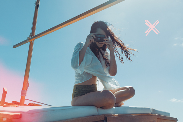 Estrella Damm revive los veranos de los años setenta en su última campaña de verano